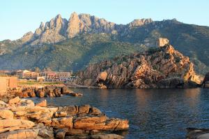 Mediterranes Flair auf Sardinien und Korsika